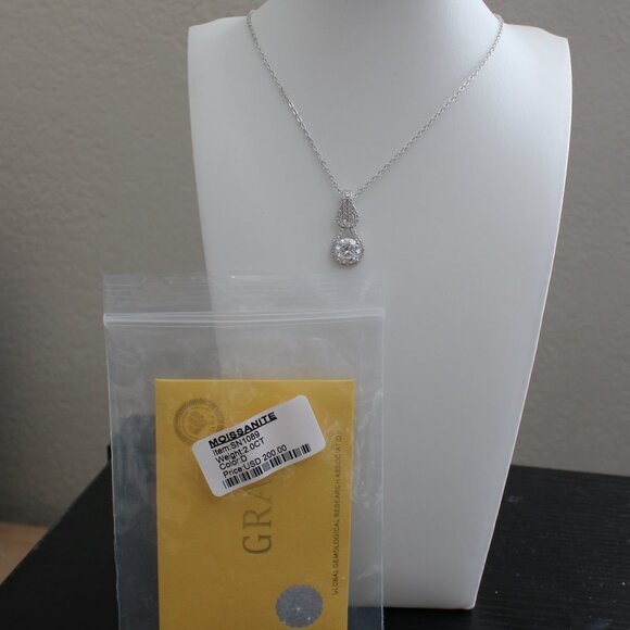 2.0 CT Mojssanite Necklace - Picture 1 of 6